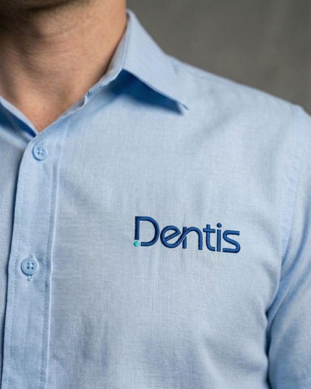 Detalle bordado en camisa